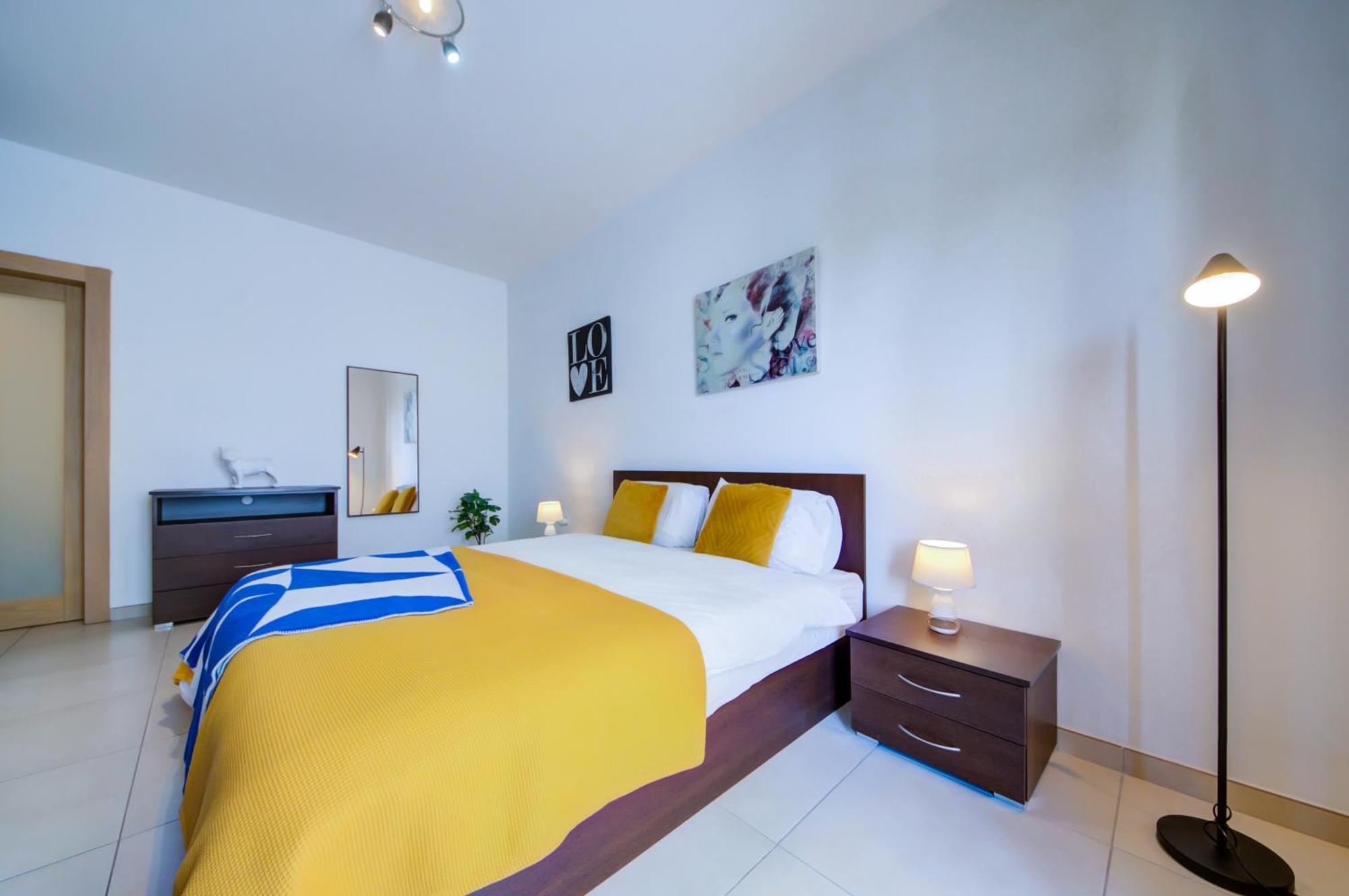 Saint Julian's Stylish 2Br Apt With Balconies In St Julians, Paceville - Apt 6 By Vaganza מראה חיצוני תמונה